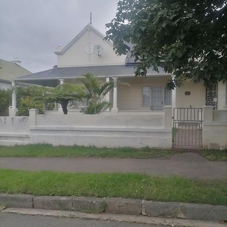 Lisokhanya Guesthouse East London Exterior photo